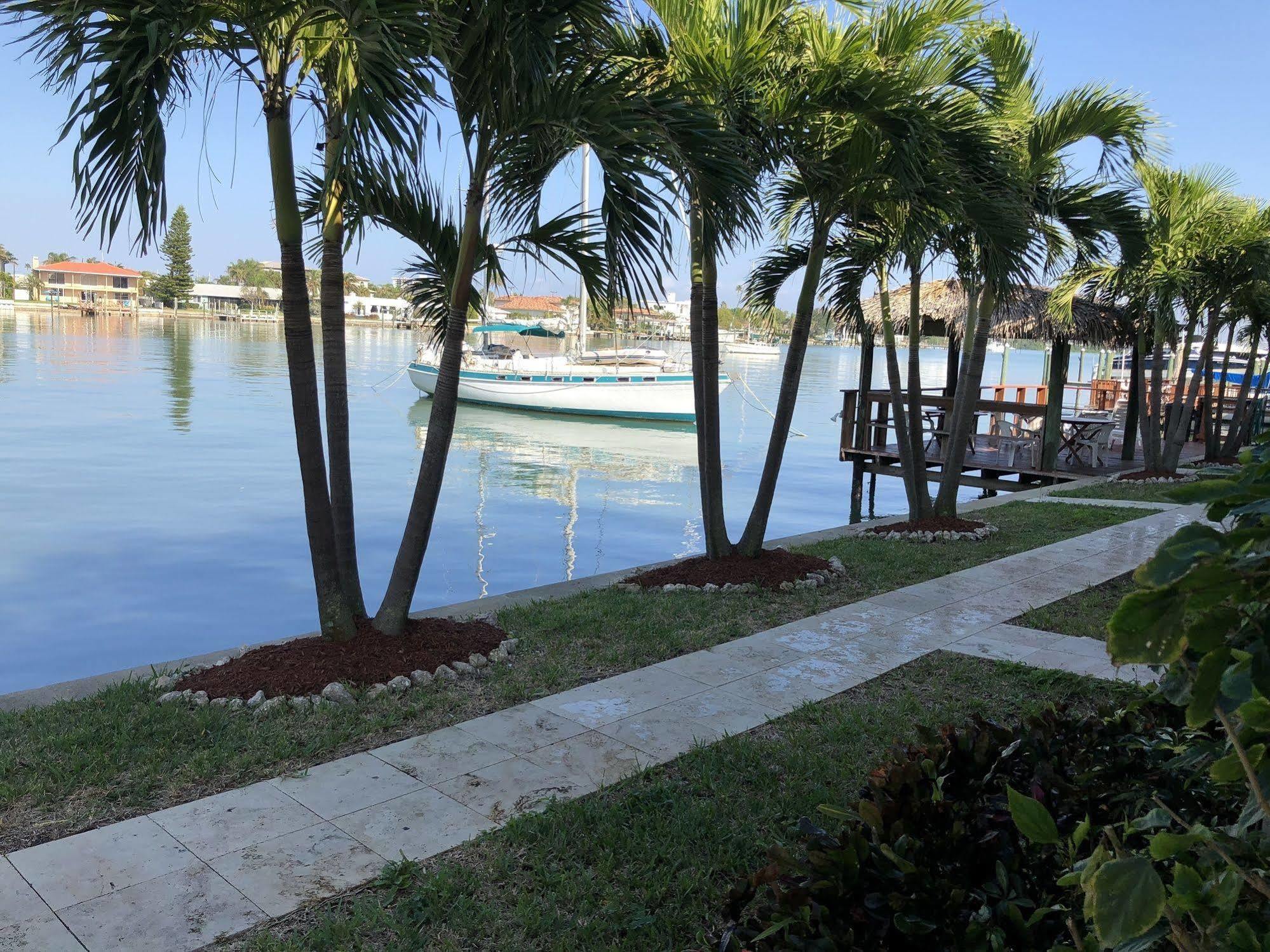 The Costal Hotel Clearwater Esterno foto